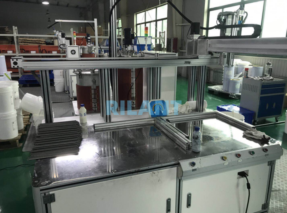 5. AUTO SEALANT GLUING MACHINE RZJ-AB-XYZ-1200-700-300-ZD