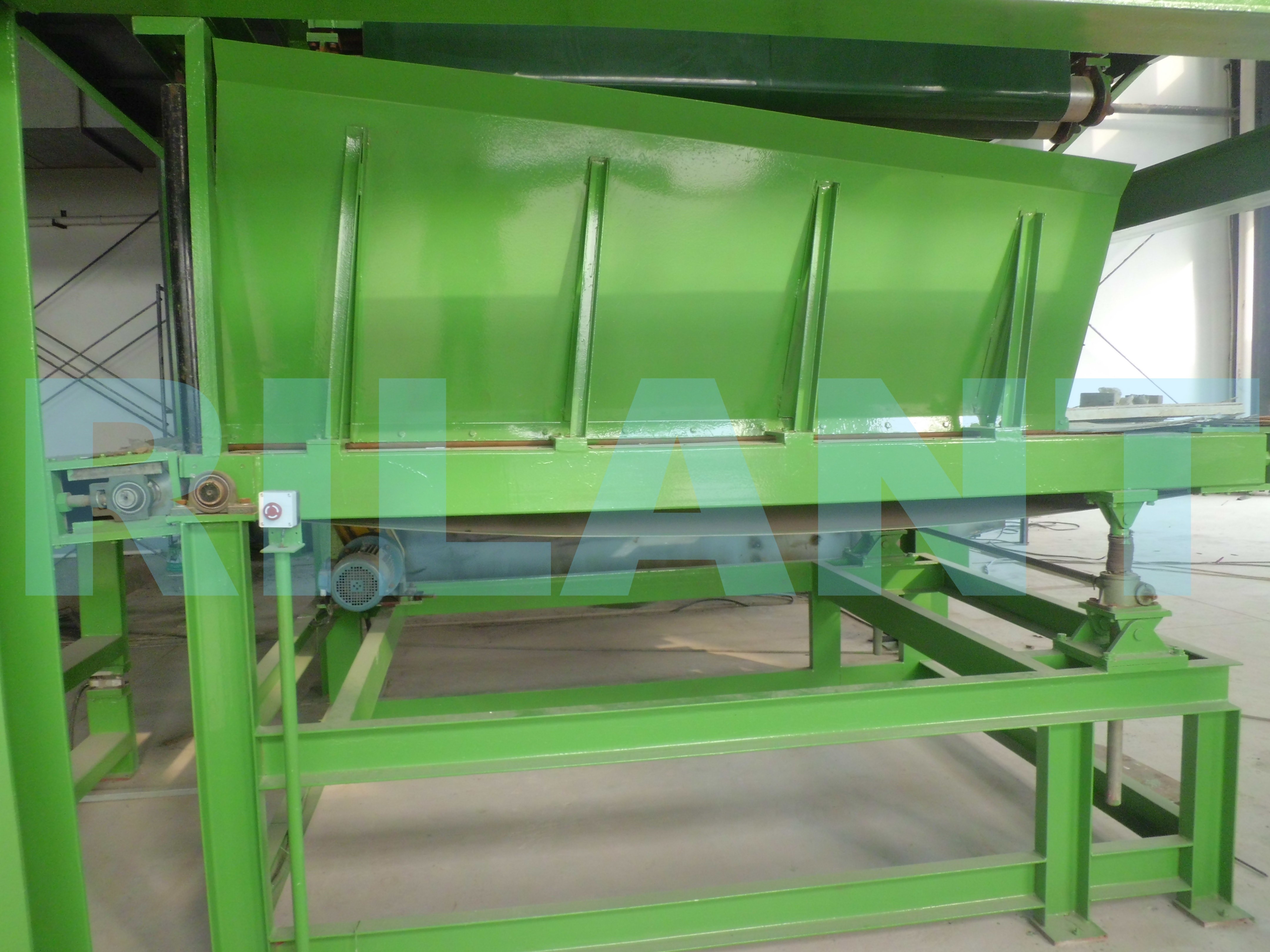 FORMING MACHINE