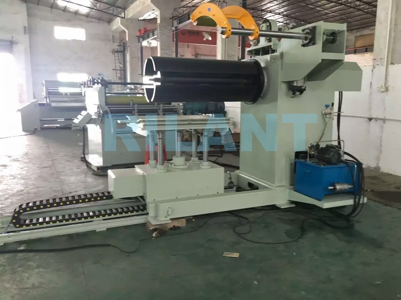 UNCOILER+STRAIGHTENER+FEEDER-1